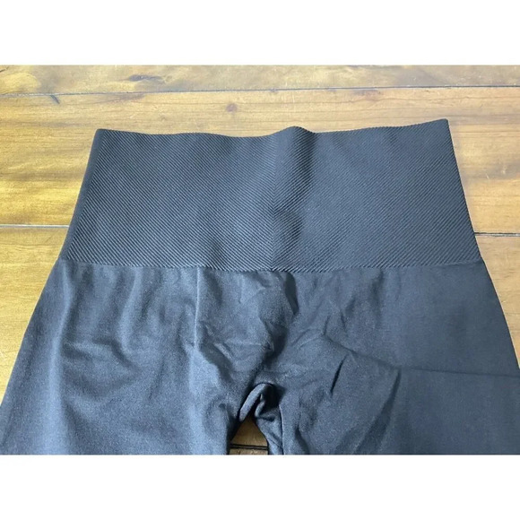 ASSETS by SPANX Women's Seamless Legging Black Size Large - Picture 3 of 8